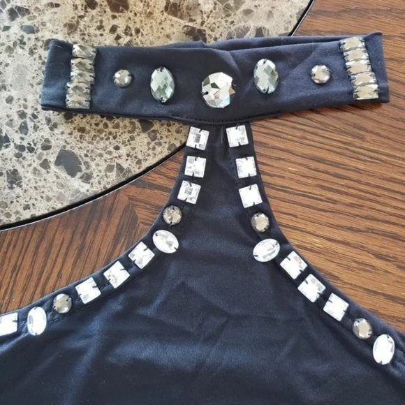 Beautiful off the shoulder stretchy top with rhinestones - Picture 3 of 5